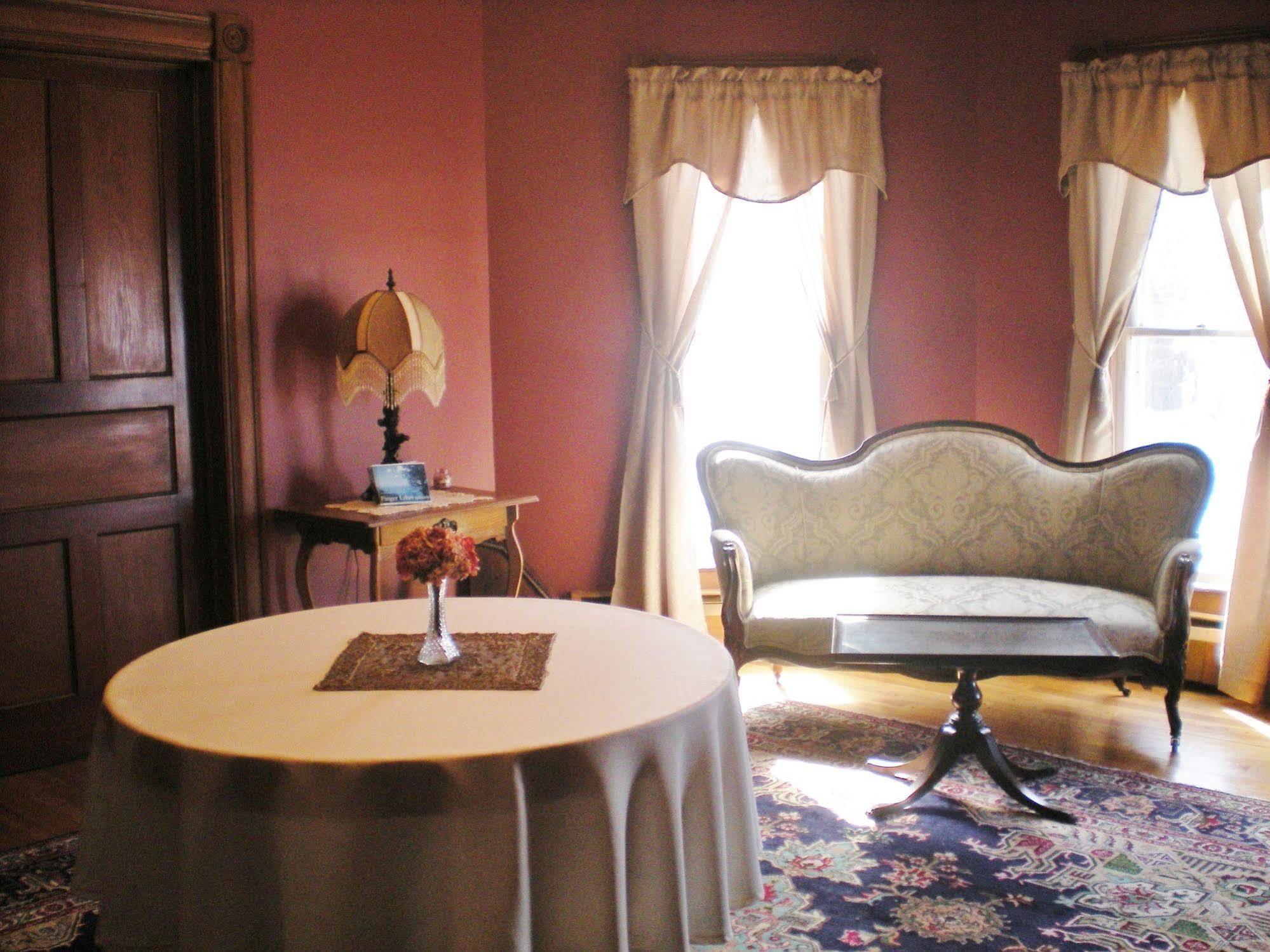 The Fox And The Grapes Bed and Breakfast Lodi Buitenkant foto