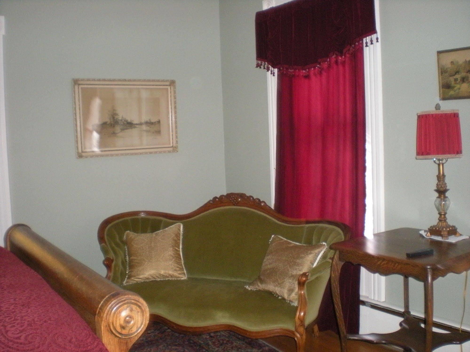The Fox And The Grapes Bed and Breakfast Lodi Buitenkant foto