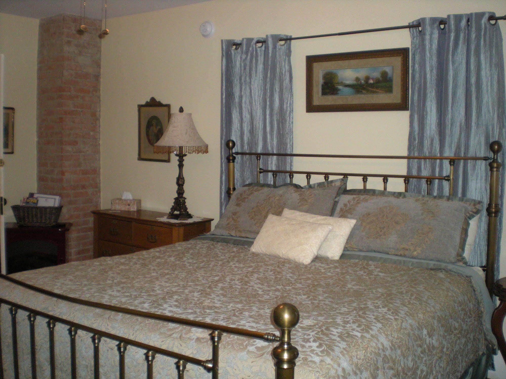The Fox And The Grapes Bed and Breakfast Lodi Buitenkant foto